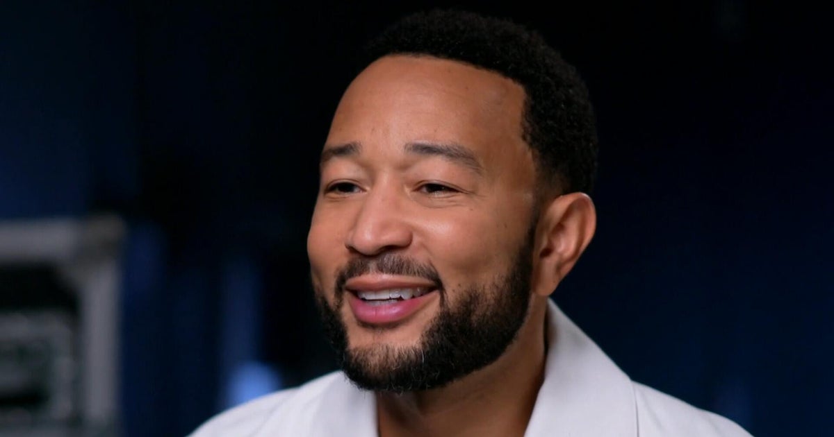 John Legend says his new album is "transporting" and "cinematic" 1 b7b3d1365b0c7f346537e2b9d367d91daf5be2ba2294667557f70b158c62dbbc