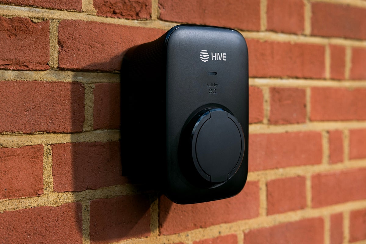 How to install an EV charger at home: Costs, grants and what to expect 1 b7b7dc264c298bef80723a6f2f96e63de82fa7cdee6481024df86ae04e504195