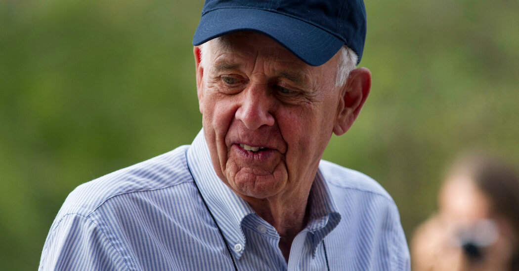 Wendell Berry, Writer Who Extolled America’s Agrarian Past, Dies at 92 1 bc18ed0352018d7eef03476a21bbd4605ca642fbe6cb1f74abe9b29c91d9903f