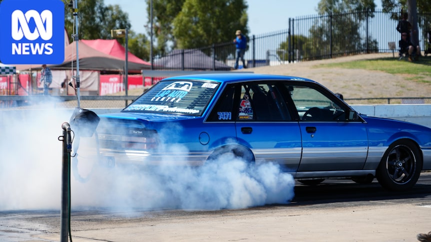 Burnouts and drag races on streets of Alice Springs at the Red CentreNATS 1 be58c456d784ed98d3b58bf7550dcb93156ee416f8df2142c4e8c9023223cb77