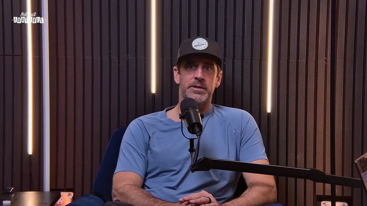 Aaron Rodgers opens up on quarterback's 'racy DM scandal' that is talk of Steelers locker room 1 c543db318540688f0cb30afc9c04c05563b3f12fd52e688ee353c096640fd62c