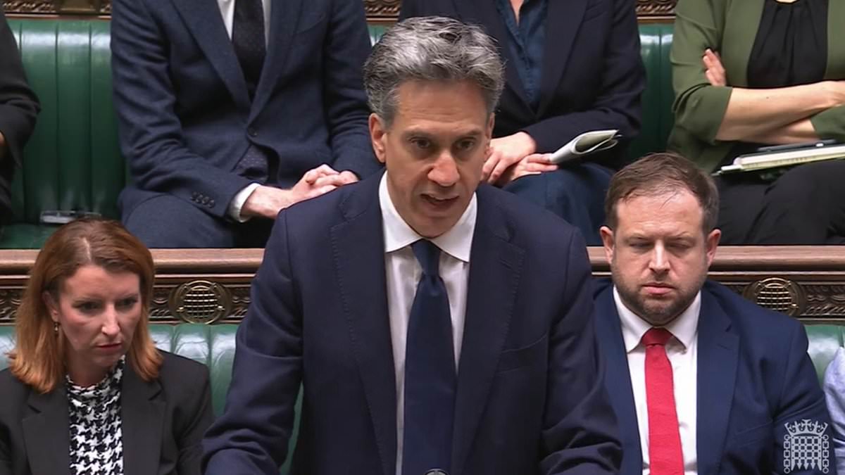 Ed Miliband unveils 'posturing' sanctions on West Bank settlements - despite US threatening reprisals and Israel vowing to back Argentina's Falklands grab 1 c6064fc0722d1aff08591d8db17ff2594345af322ee15998b194ea5b2e19866f
