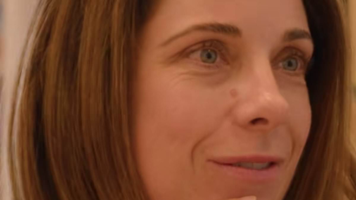 Aussies roast Anika Wells' explanation for why nobody trusts politicians anymore: 'Lack of self-awareness' 1 c6f29d6cd67d536bb4451926a76504a3cce9e4d0ce866433eb5aed346824537b