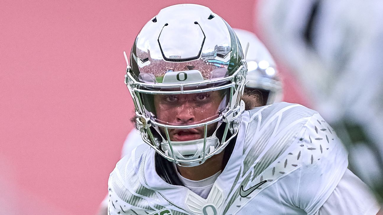 Ducks QB Moore sustains concussion from hit while sliding 1 c7f64f7c08dddc3ee946c041223852ebaa7132eabc52f72d99cbe0687831c4a7