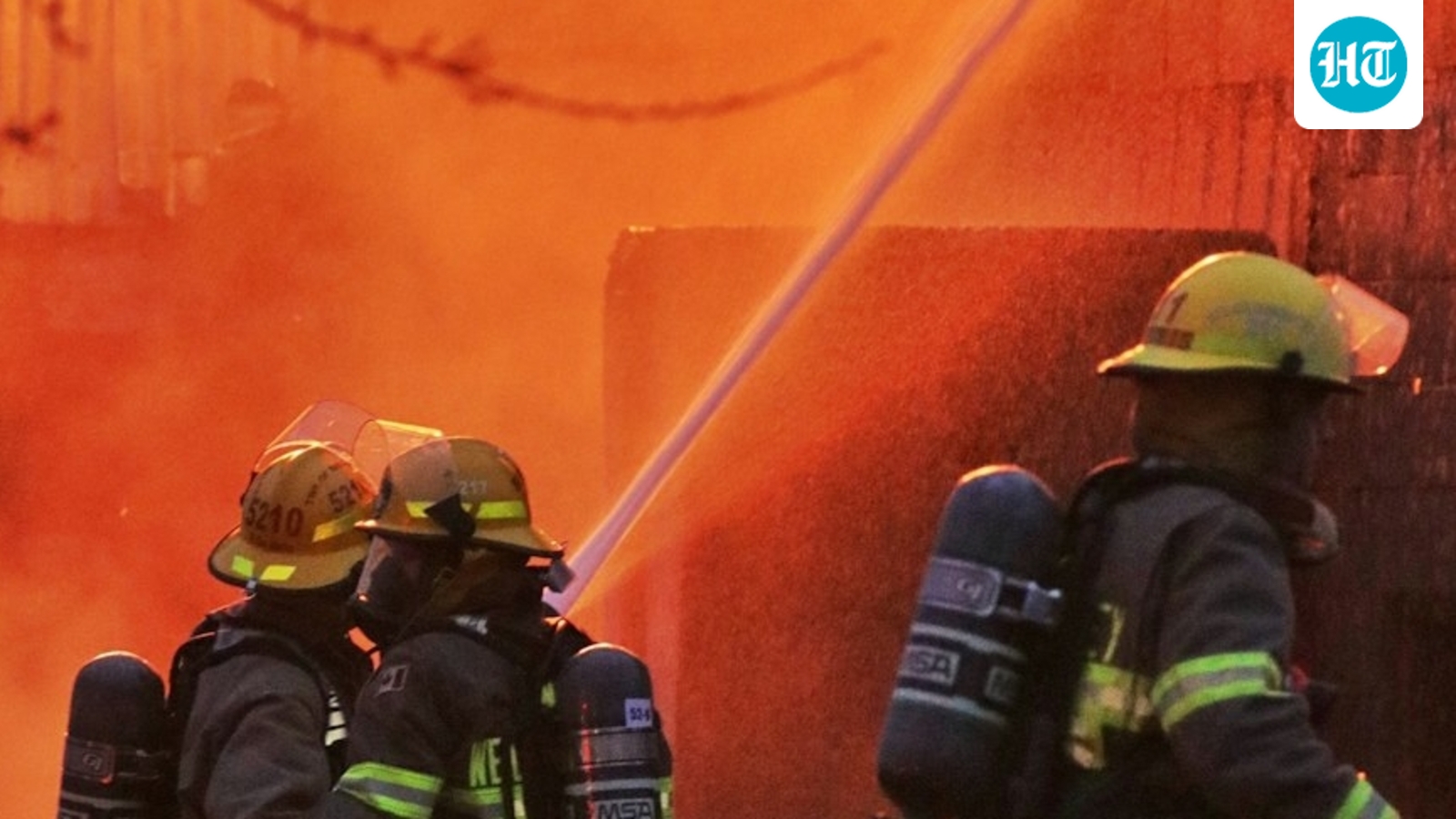 St. Louis fire: Blaze at South 3rd Street storage facility 'under control' after roof collapse; update on injuries 1 c82d9d4cfa6391b5dbe1576dfa6051db7c4bcbed9a8907fcab5753ac7d7db9da