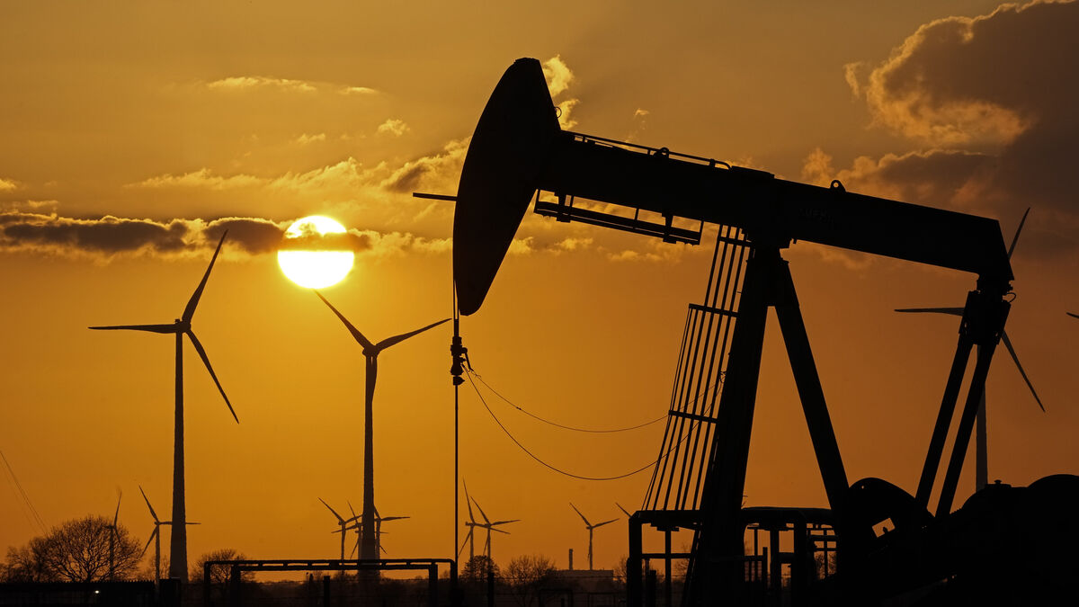 Oil prices fall as Saudi pipeline restart lifts market sentiment 1 cb2c7d9b0f5d62b63668373d61a129799585d81487c073fa34c4d72dce716e7c