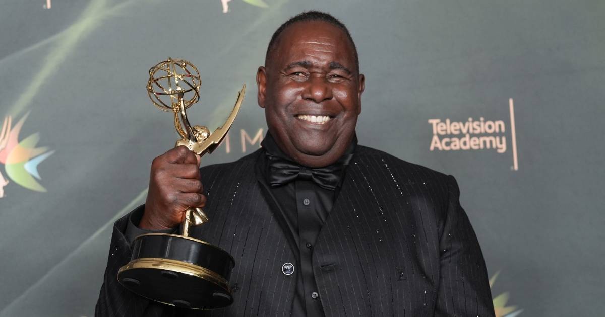 The Pitt wins 3 early Emmys including an acting trophy for 73-year-old Ernest Harden Jr 1 d10bcf9cc8e570f581fc0e8c0c1ed48c62ea362932a905df6faeb3a476312641