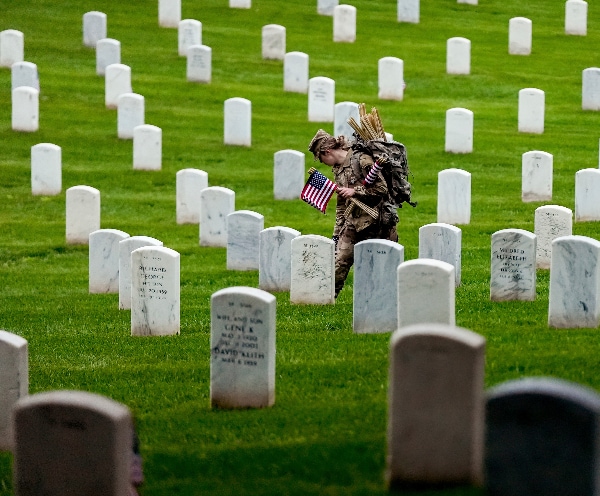 Arlington Cemetery Pulls Dig at Confederate Memorial as Statue Return Is Set 1 d220ebdbff3b4853ea1f6a79f5fc3063641e96f075e04b6fbfcb5ec36aad1103