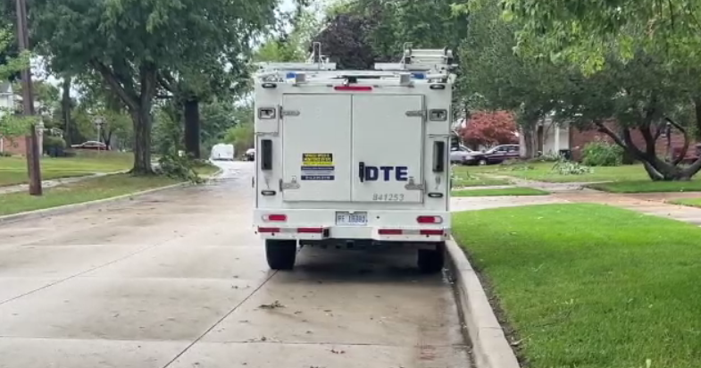 Crews working to restore power to over 70,000 in Michigan after storms 1 d33f9f2a047e720813aa79443888fe2e9fa0bc9d73b9b957ade03e4e7bc0bfb7