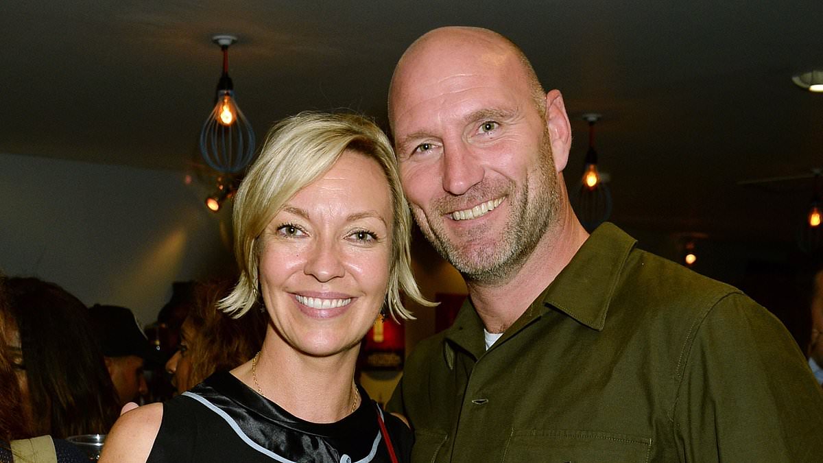England rugby legend Lawrence Dallaglio reveals he was in therapy after becoming consumed by 'self-pity' following collapse of his marriage which left him bankrupt 1 d34ca6086a5bb745ad40aaa9bc7b3b1683c9f84ef0b5037463a1903919ce86a5