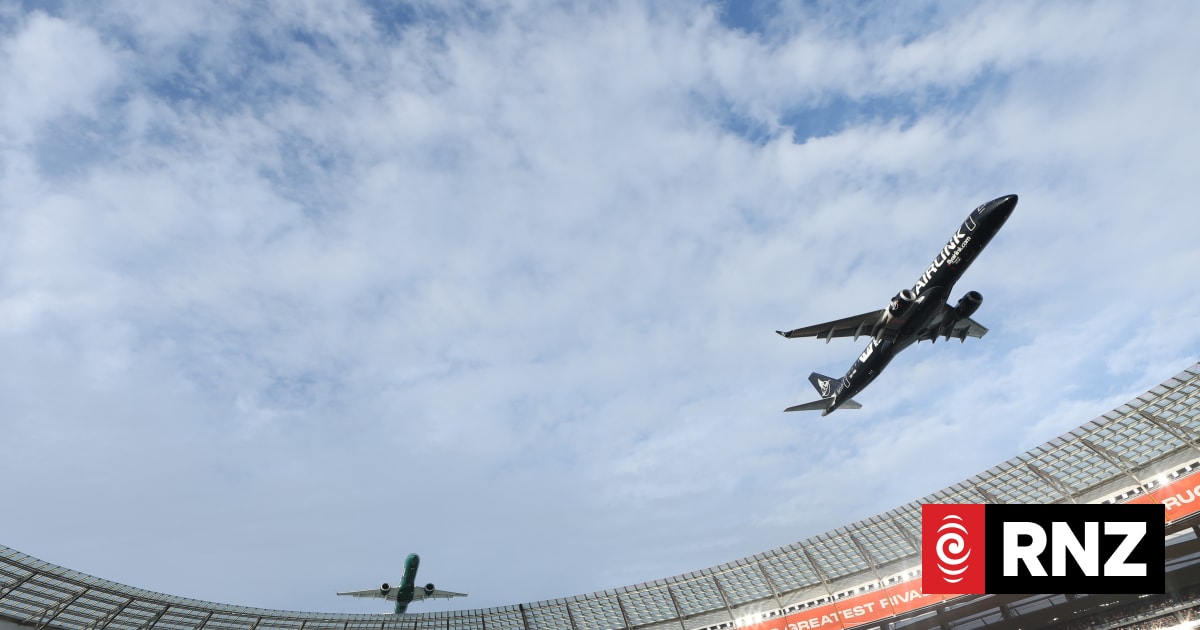 South Africa rugby flyover controversy: How the Springboks' stadium tradition began 1 d74240a3a1b842a5ca9098373fd110e3ae67fda509709481e5006f5c18db7b15