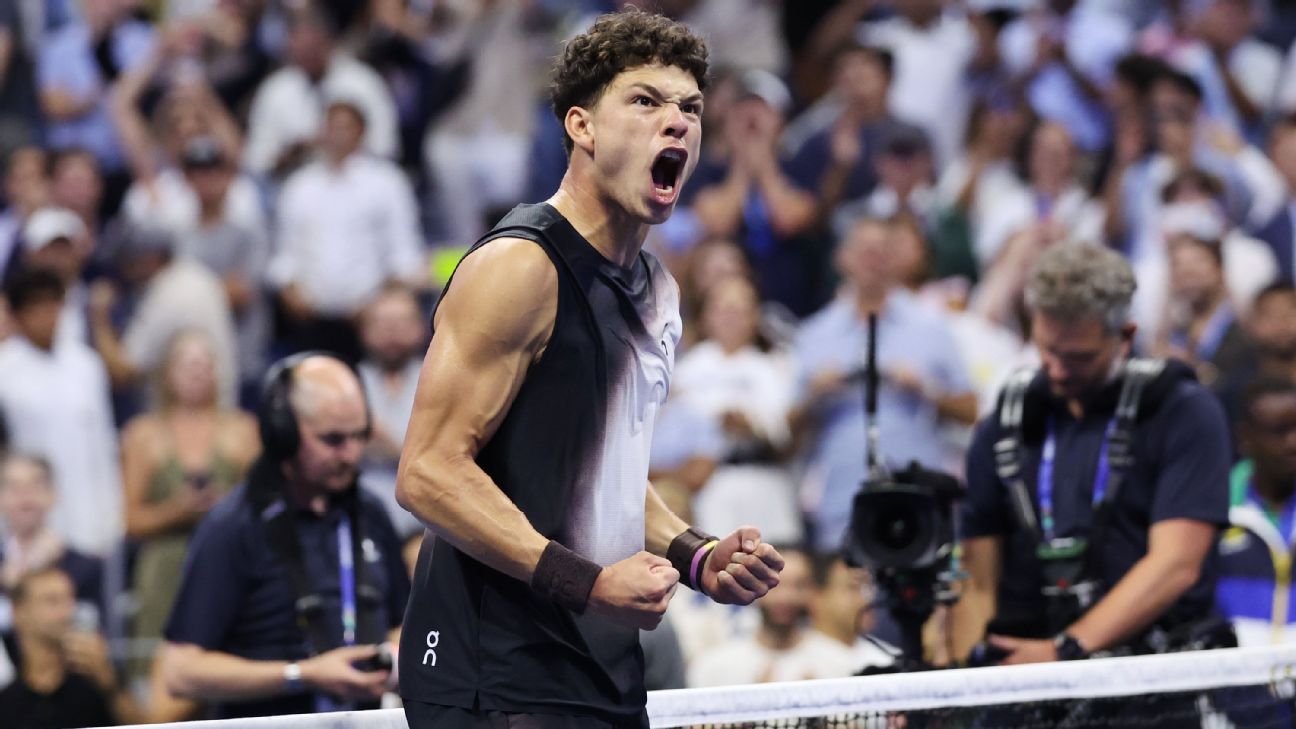 Shelton stuns Alcaraz in latest US Open finish, sets up all-American semi 1 d7c05a8b1589cace4892f1e77df7744909523099d32fe708a36397bdb2d27141