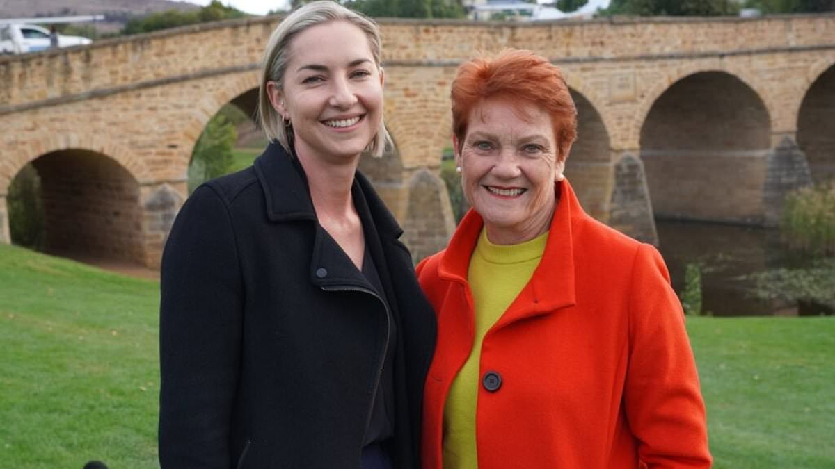 A Guardian podcast hyped an exclusive scoop about Pauline Hanson and her daughter Lee. This is the laughable truth about the pettiest of all smears: PETER VAN ONSELEN 1 d9517cce45f64caf33ec884dfbb3a02644e08172f3fd6b1165fb6d0f20e58118