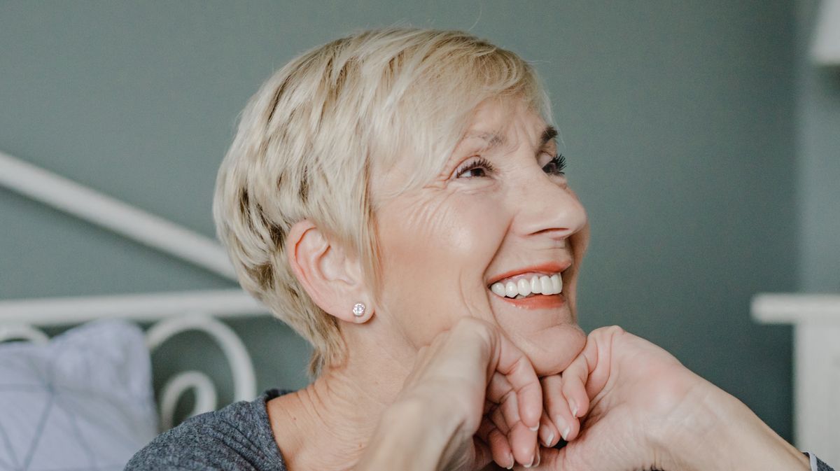 Woman's teeth 'look 30 not 60' as 27p-a-use buy turns them 'many shades whiter' 1 db5953cc5d67d1570e62bcbc48232977a807eb1c46ef85fb8c1da138a24e1b9e