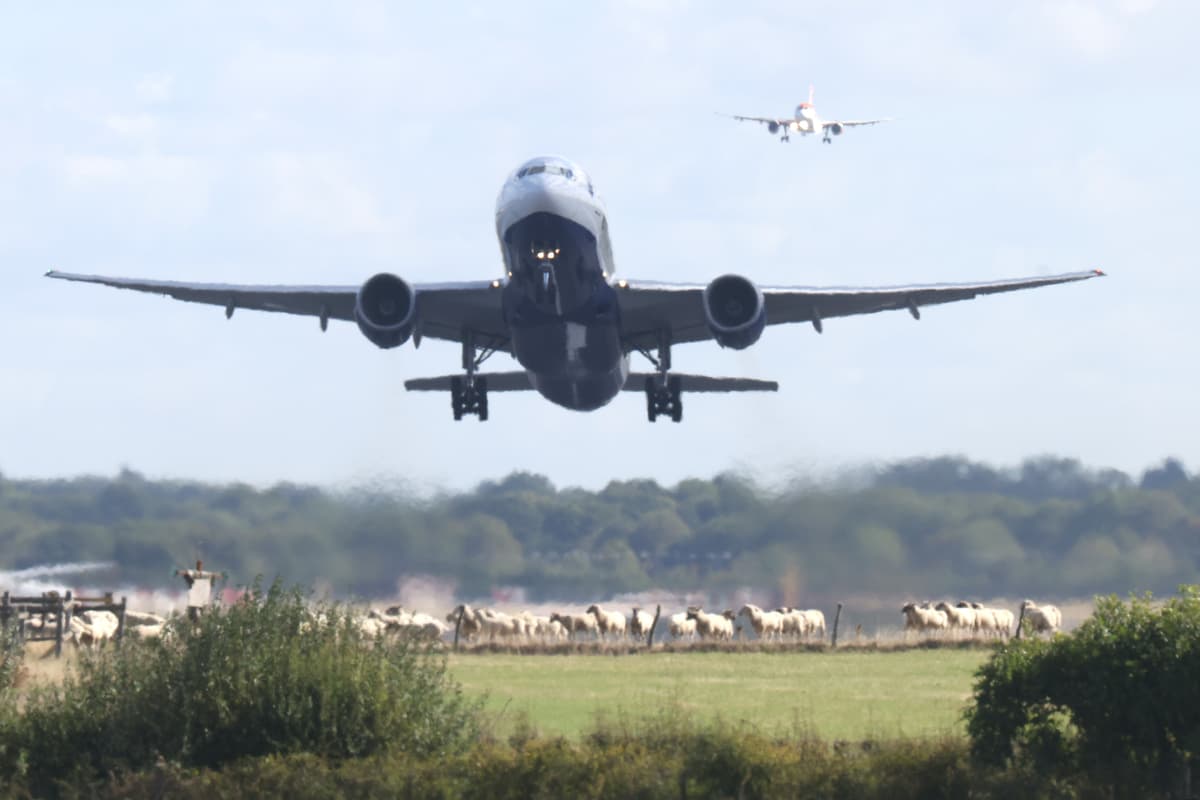 Heathrow and Gatwick flights meltdown: Why was there such major disruption for passengers? 1 db61720a930030dc15a71be08cdbea4c48001931557ae64461487825ef993c26