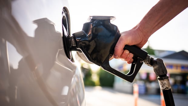Gas prices are dropping. You can thank the 'winter blend' for that 1 e08317c30961ae09f4a41189ff94952bdf85b1d65d62c41a2ea8670145503dbb