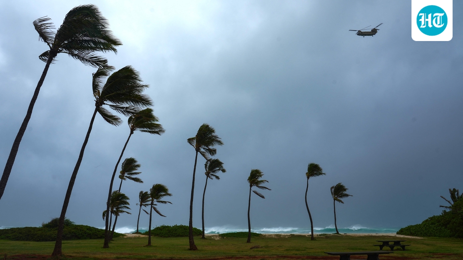 Kauai Tornado Watch amid Hurricane Lowell: Scary videos emerge from Hawaii island - latest update on weather 1 e0ac31dbe8a796abba28b50aa47a4a7630bed7dcb72b00d24edb7676659a10b8
