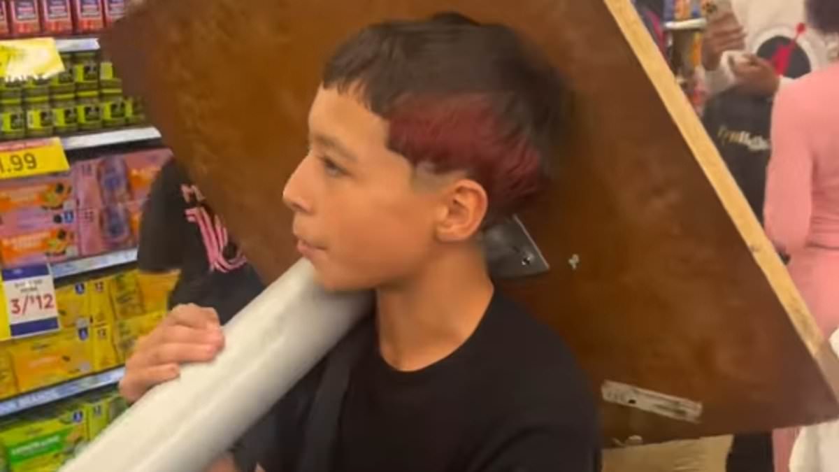 Colorado's roughest city plagued by MORE embarrassment as feral teens take over mall, in latest dystopian incident that has terrified locals 1 e17066747636623111d481b510e575ef74a13f8a80ab627afcee4e677e847072