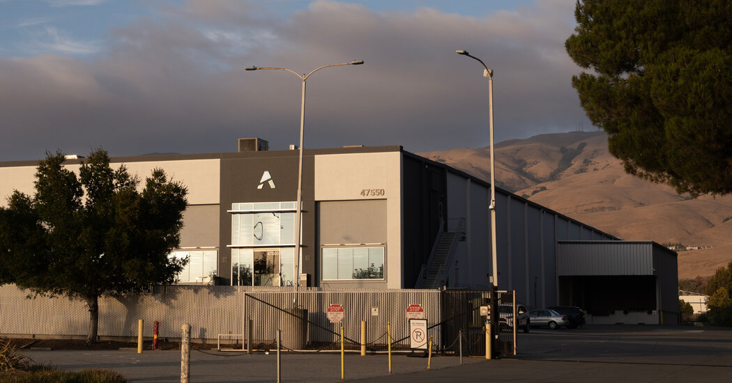 How a Blacklisted Chinese Tech Giant Kept Buying America’s Best A.I. Chips 1 e4b6fe6f3c64d5503141ec96554adf0edde6333f0304b7cf85610dd59812af2d