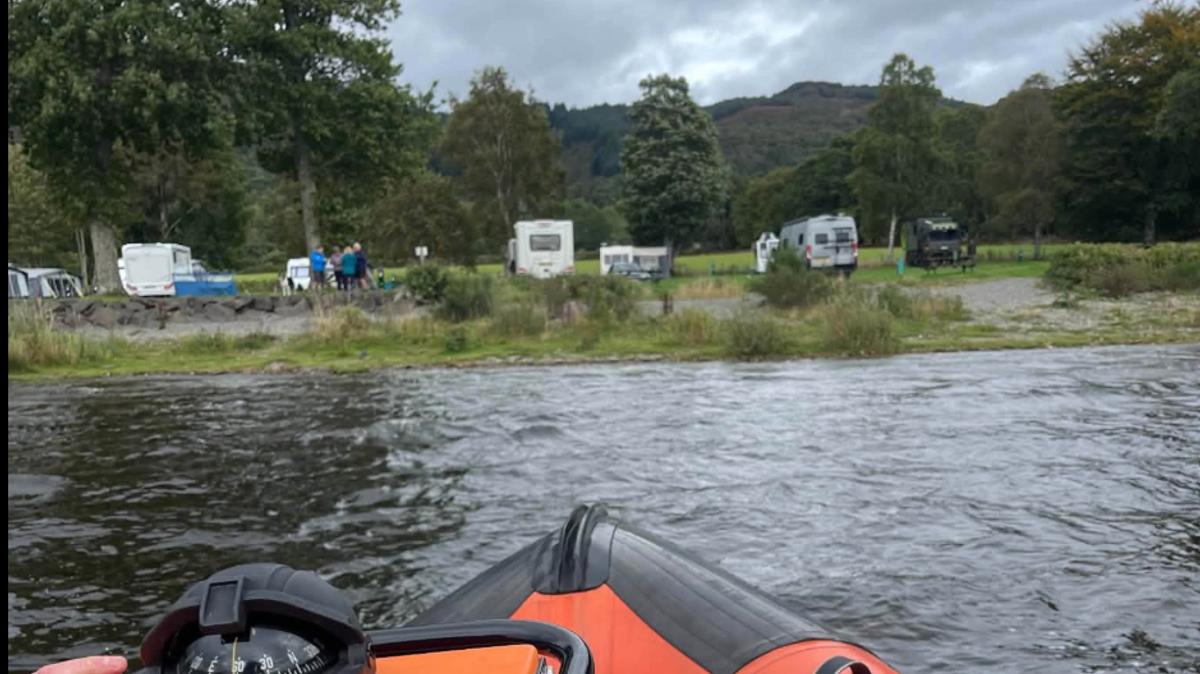 Lifeboat rescue at Loch Lomond campsite after man knocked unconscious 1 e8fc02f696de4fd54ff4a251b2ec6e3eb667affebba7930c2decc78486605b79