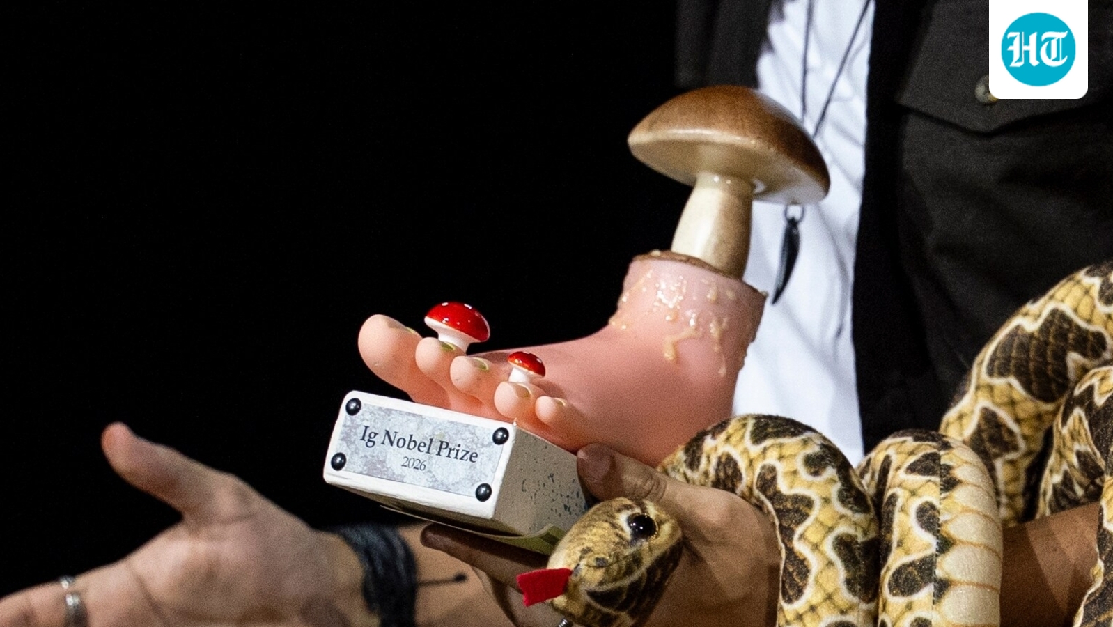 Scientists win Ig Nobel prizes for studies on cockroach milk, evolution of kissing, nose-blowing 1 edf63e208d7b838e6e04d3982502627430834ab932a133ca1da72b7cef9abccd