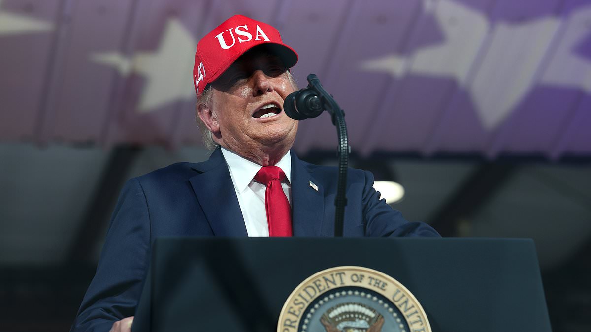 Trump privately blames HIMSELF in rare admission after frightening new poll leaves the president with sobering midterm realization 1 ee1f173edb227f4ec723573510aa510f345b0651249f7c5cad84f958fe0e326e