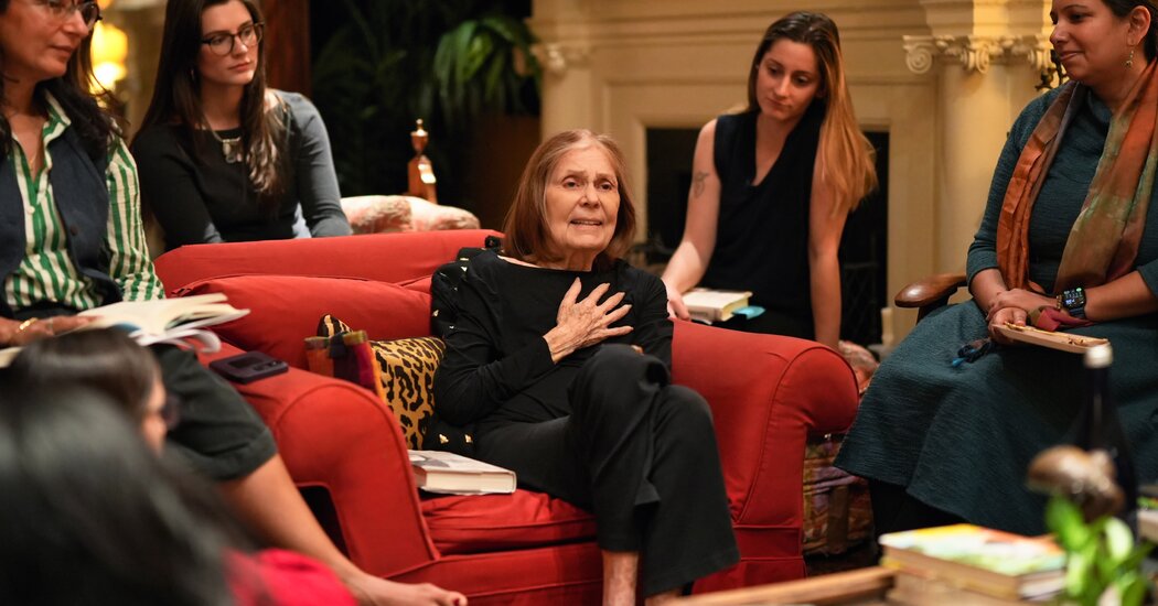 Gloria Steinem Found Community and Clout Over the Dinner Table 1 ee87352cd163fcb3b7a10fb965431f9cb6dbb2715bad0a5ec36b0c32843e1bbe