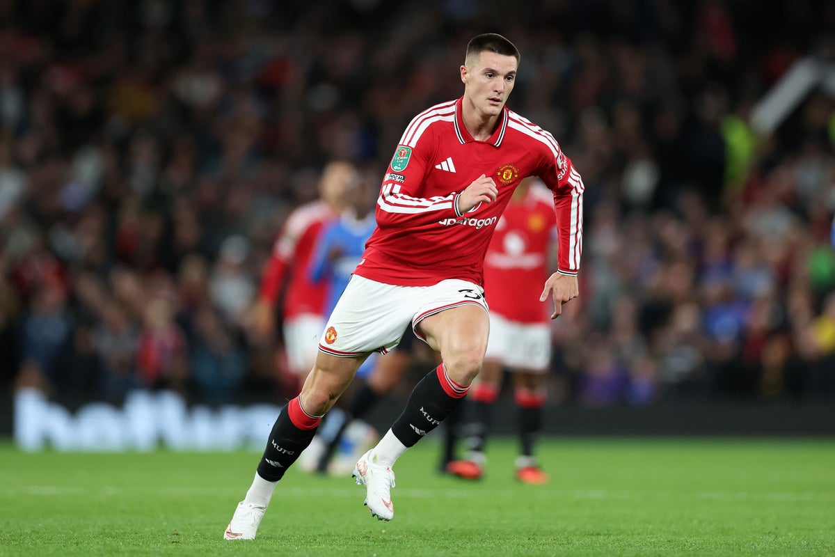 Man United striker Benjamin Sesko sends message to fans after latest injury setback 1 eff8828145d69f7e8a86b6fc968ea7786ed561aa2f7b64804733cdc22de48e74