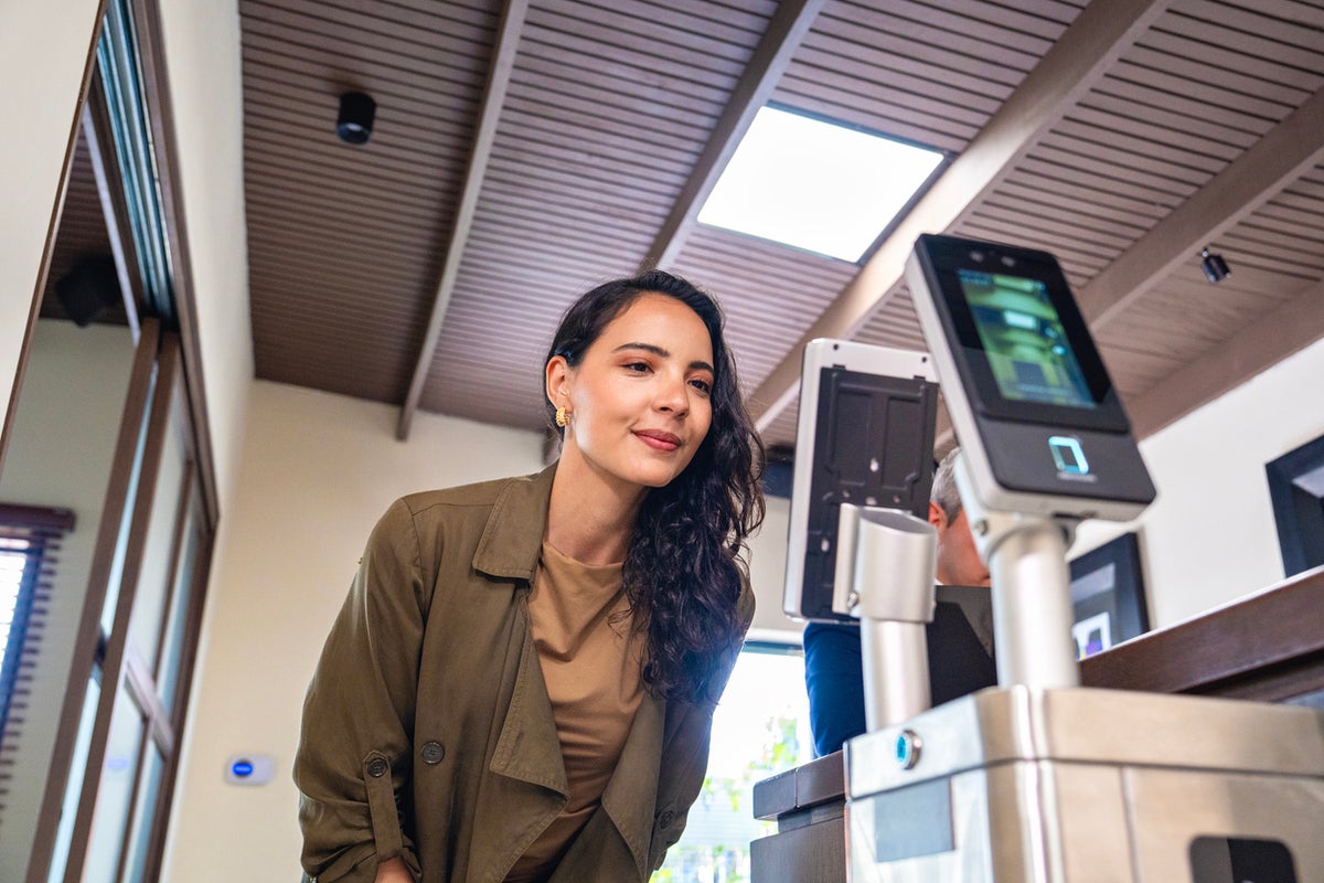 Major banking app trials pay-by-face to speed customers through checkouts 1 f17a9339816e98ae9888114730317ec5e34588f1f091a34bd6af024da91c0cb5