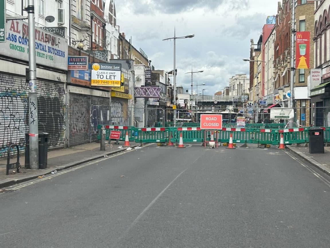 Major south London road closed over dangerous building fears 1 f18d825c014e868500e76a3d60a26e07753b161a43a9f9b8b117ca227775ab03
