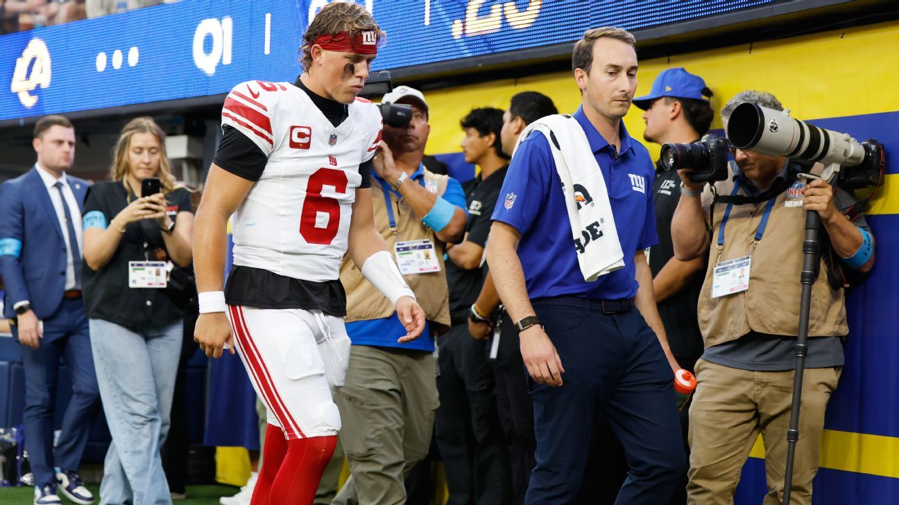 Giants QB Dart limps off field with knee injury, ruled out of MNF 1 f1b9c38db77463d0c0e5a60169298e671e17333e08210bfd55784fdb52b7e00a