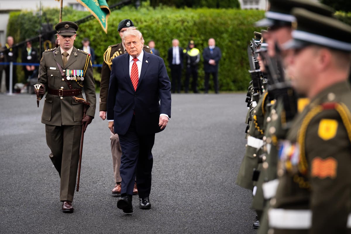 Trump triggers row with backing for united Ireland on trip to Dublin 1 f1d521603bb18d53a45699a9eee34929135c56a187850f5468f851d1bbe01483