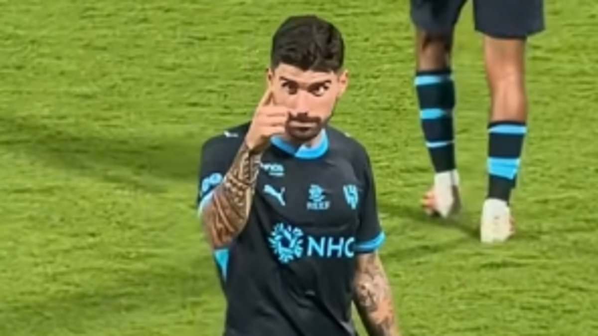 Furious Ruben Neves hits back at fans after being targeted by disgraceful Diogo Jota chants during Saudi Pro League match: 'I hope they don't go to prayer later' 1 f30243abd73bd06aacad15f8f8780e6753d79bb012056707b8725ebe01e89279