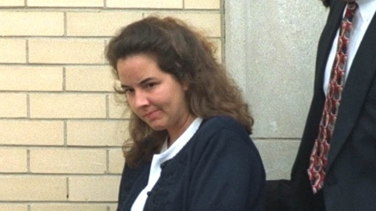 America's most depraved mom Susan Smith is set for release 30 years after drowning her children. Now her secret prison girlfriend breaks silence to reveal every dark detail of their passionate romance 1 f72c0a20a3662a447c27ca8f288b02b4abc463edbd7f78d971a7cf9e6221f7ad