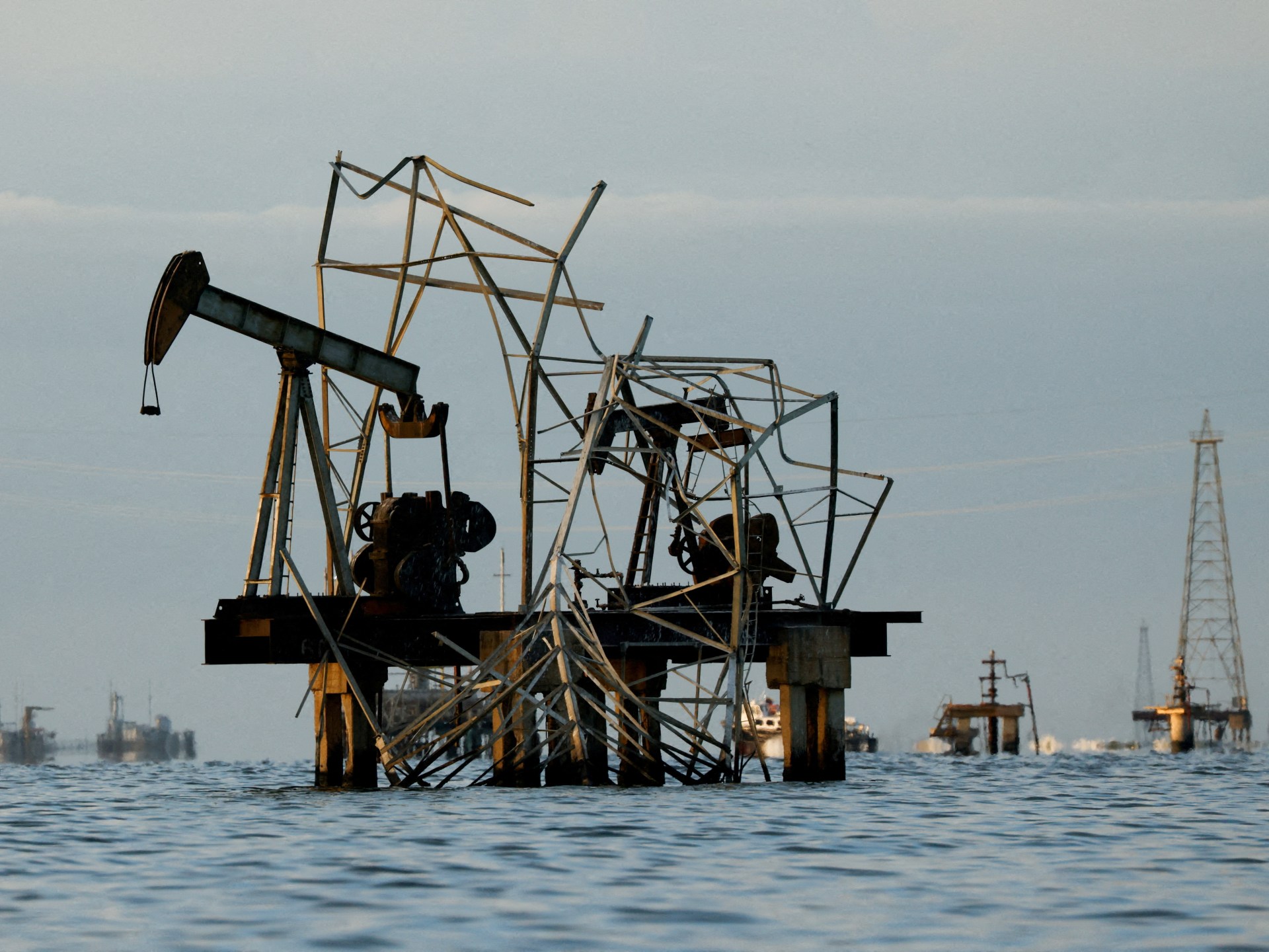 The US is gobbling up Venezuelan oil, but will it lower fuel prices? 1 f961dedca2b1c04c1968d2b9014ca53efc8d437edd2a61b3f41b76c02fc49cc4