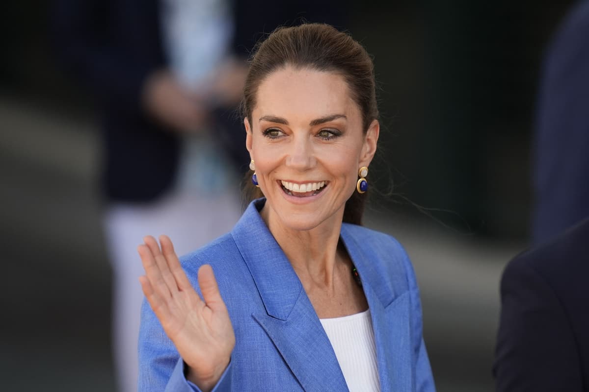 Kate makes private visit to hospital where she was treated for cancer 1 fb09fdb1b3acb751991c7abd7d11eabaf539b3436a4a631792e06b001f8e78e1
