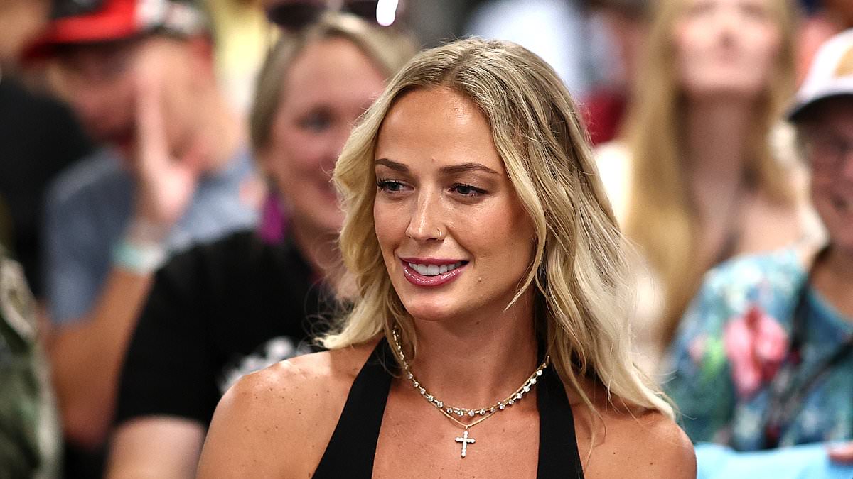 Sophie Cunningham delights fans as she turns up at America's most patriotic sport on her day off 1 fc2f8432e7e6f229a2f586fd7f4d58027969c07105895fd53cb0873bf0f4b5ed