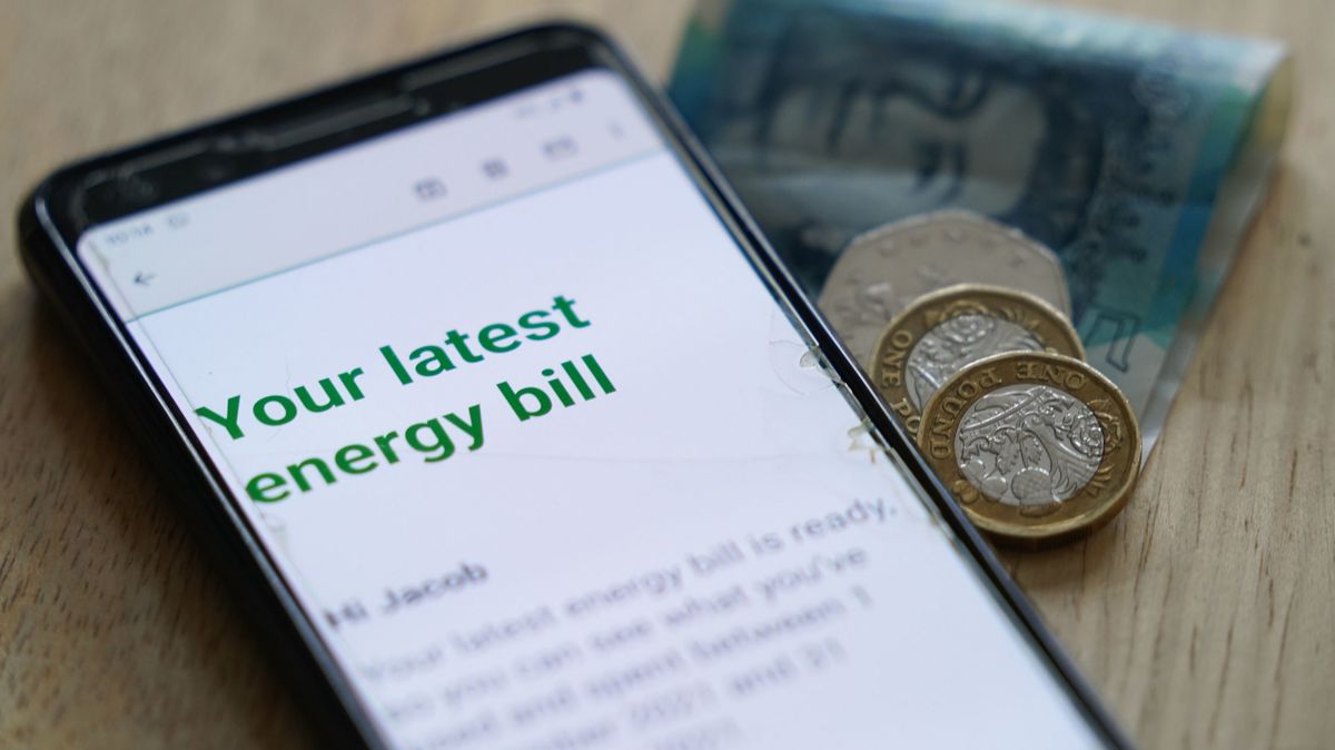 Households urged to do one simple task before October falls to save money 1 fce2c3d91ea156f08151e9ccdaa2642c2f6007e57bcda9d03a83a198ac47a847