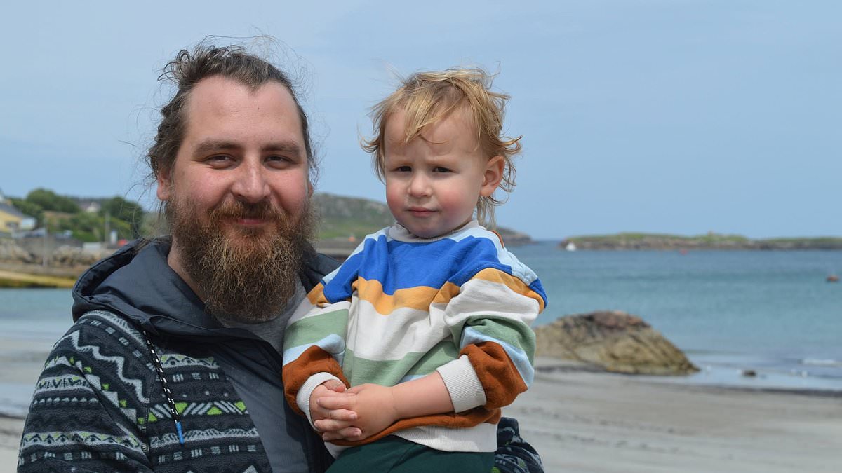 Why the islanders of Arranmore have become so smitten with one young Ukrainian toddler that they call him their 'Little Star' - and it's not JUST because he speaks fluent Irish 1 fcef159f78dfaf60de563913a2b750955785b5d1238ed596e7e60c470fb07732