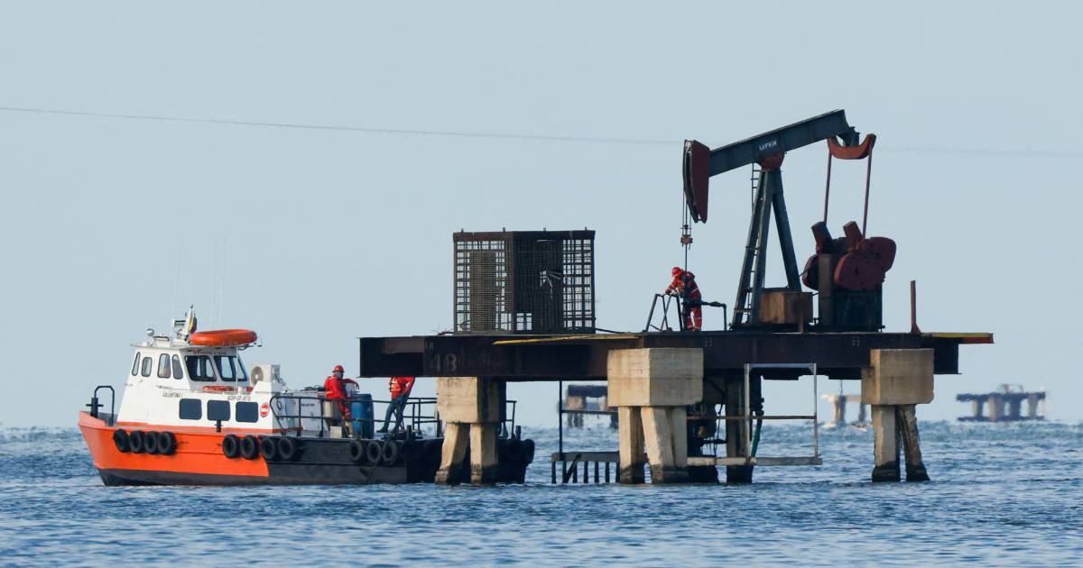 US oil firm to take over some Venezuelan oilfields previously run by Chinese, Russian companies, officials say 1 ff06be05302665dab20a0dab3735c282d7724f1c4a46bc274a1f96320c7fb5dc