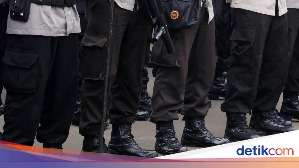 Polda Metro Siapkan 11 Ribu Personel Kawal Demo Buruh di DPR 1 079f149cd1db2afe54f58348e4f98d900a54e6d2fc2560d35e3f52b165f7c9c8