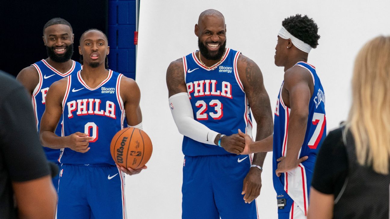 LeBron, Brown scrimmage for 76ers as fans flock for first look 1 1050559de92f818d1cd410c8ba3e1fd79d79da4b9b94aa72c3803f33c23c2152