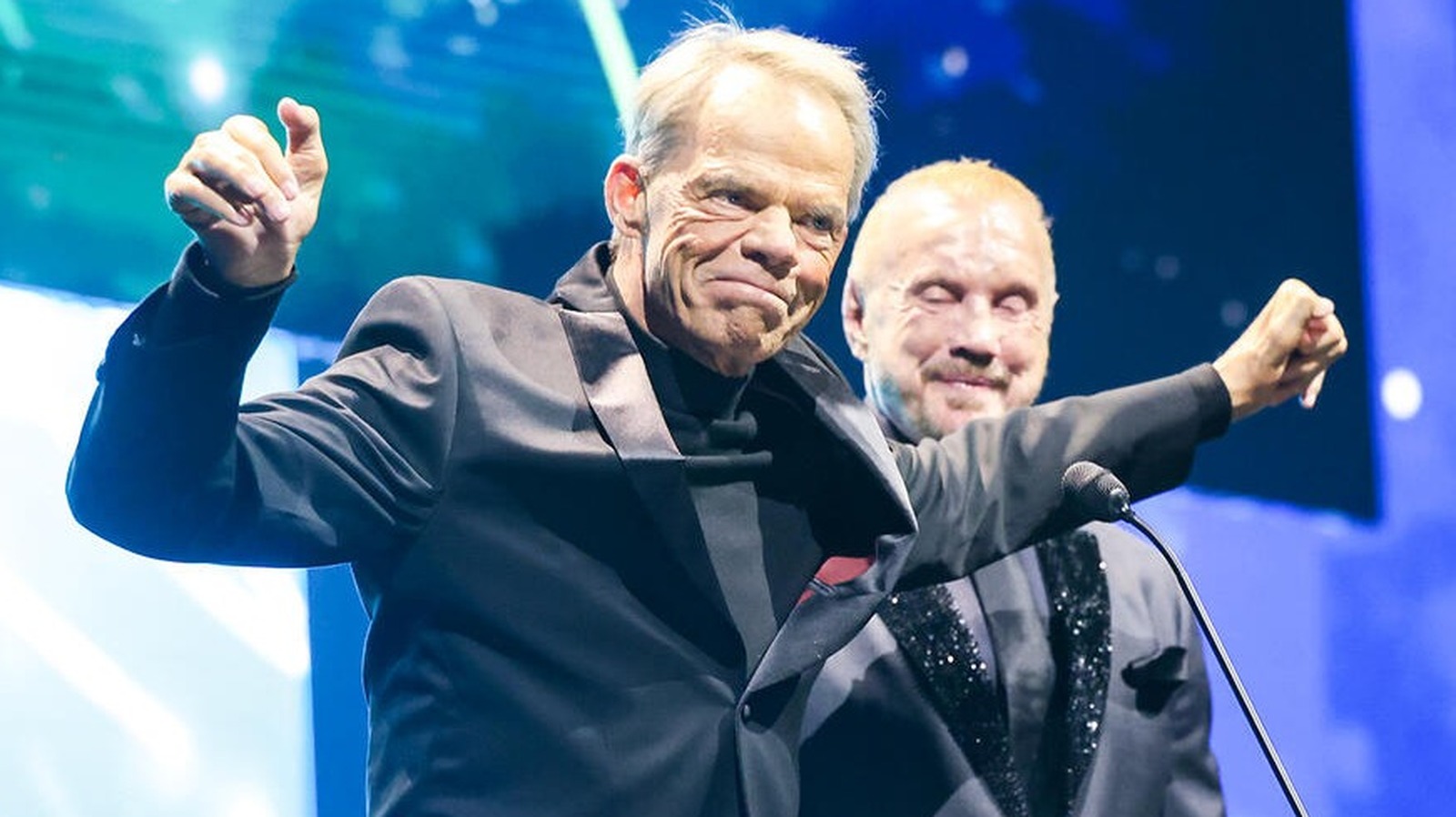 Lex Luger Planned To Walk During WWE Hall Of Fame Ceremony But Fell The Day Before 1 10b65ce6d1e830024960ab56f13173afabb74ac5d88c816508949c8412a1a657