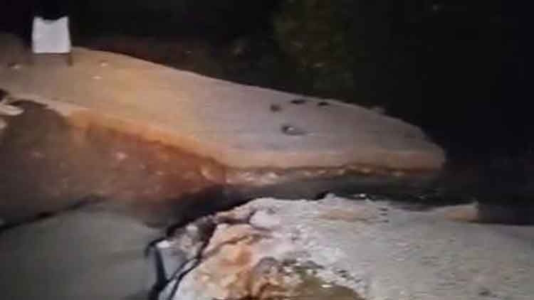 Bursa’da saÄŸanak etkili oldu: Köprü çöktü, tarım arazilerini su bastı