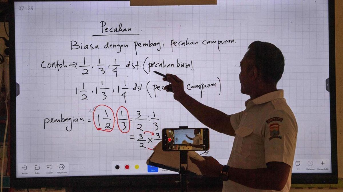 DPR Respons Wacana Siswa Tidak Naik Kelas Tahun 2027 1 14b11876942ed718a563687e0dd67b3f20156f1508e15a25d15d3d6d558b56cd