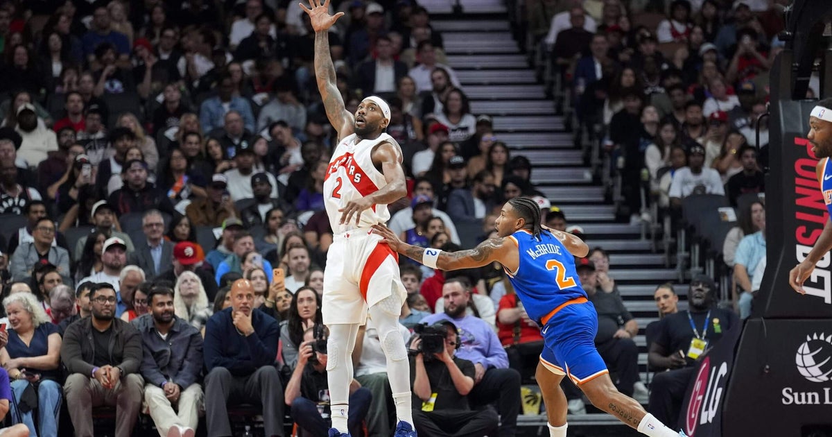 Kawhi Leonard displays 2-way prowess in preseason debut with Raptors 1 1ea38f07af1c4180e45541ec5726a3ed3185d4f8ee24ee0325286fe119dfaf11