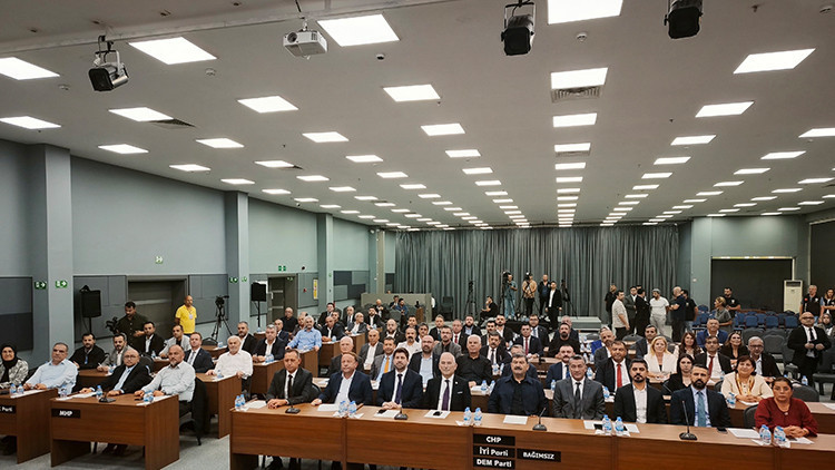 Mersin’de başkan vekilliği seçimini CHP'li Gülşah Yıldırım Genç kazandı 1 25652b27856a60b0090100d1d58155e2f58056386339ae5c4426d68e5b5676a4