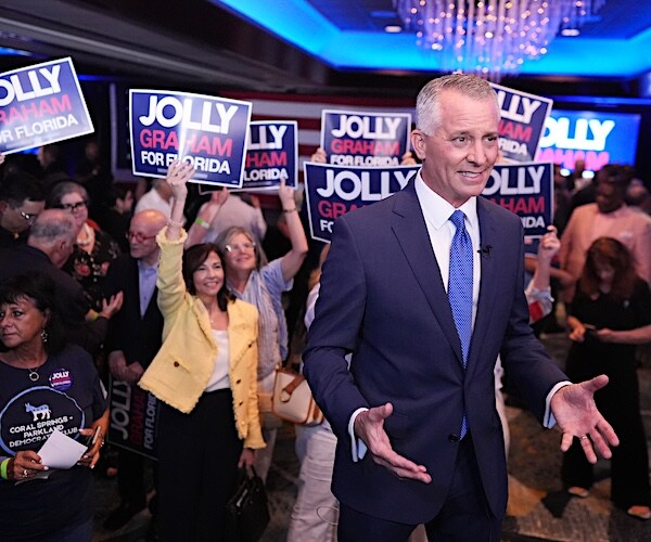 Democrats See Governor Openings Despite GOP Spending Surge 1 27d675799acdcf75da4bb629263455b81c3187d0ab29aa2f56f364160fff4ce4