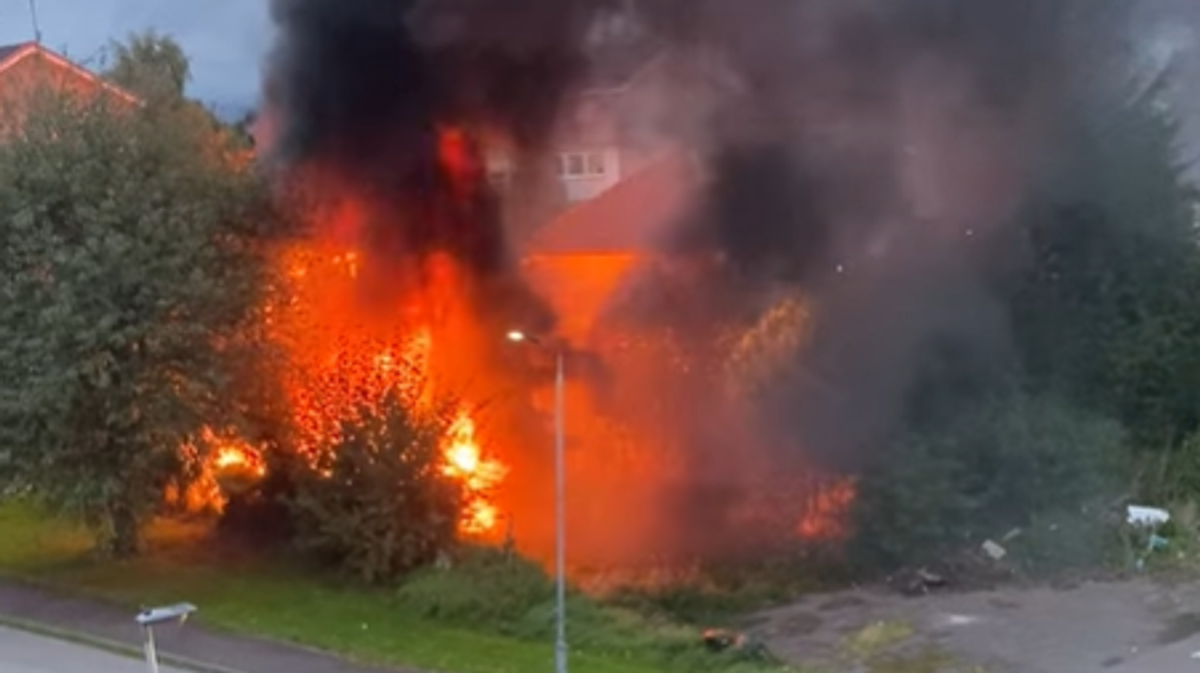 Van 'explodes' into flames in Cambuslang firebombing as cops launch probe 1 2c2cc7f82fcc4c1d8d1fefc8ba9fc2281973450a1c575d5ead7c56b3d8c787d6