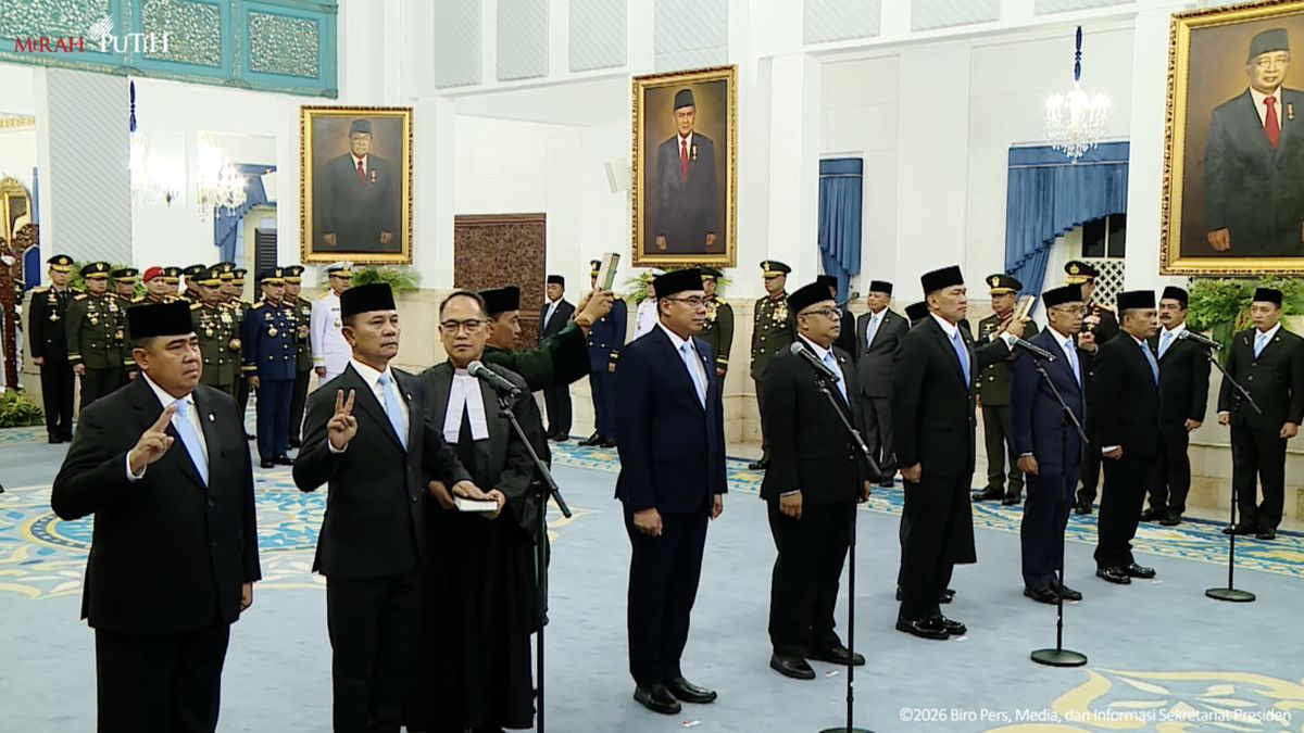 Daftar Lengkap 9 Pejabat yang Dilantik Prabowo di Reshuffle Hari Ini 1 2e80f0e863120c79d99564376eb42be16b252f33167f00b3f8600192187c226d 1